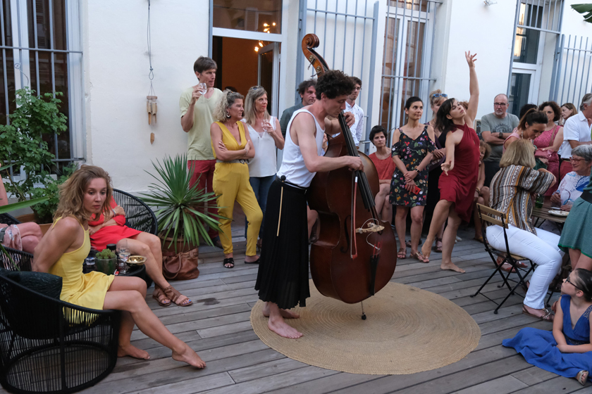 Soirée terrasse violoncelle danse Ió Marseille